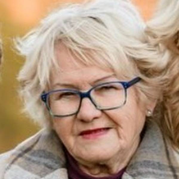 modelka s ID 0102TZPGWW p021