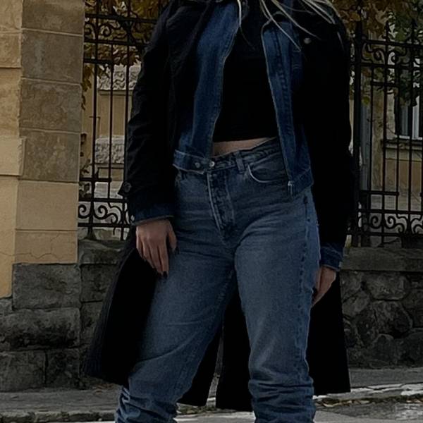 modelka s ID 0102U0IVE0 p031