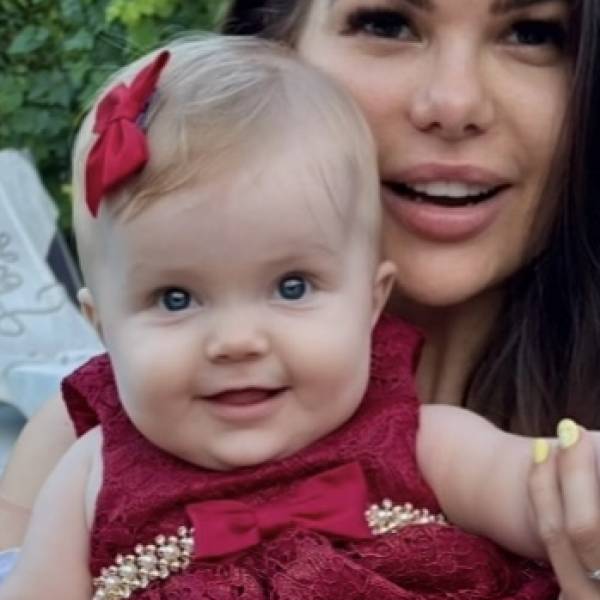 modelka s ID 0102U1K71E p021