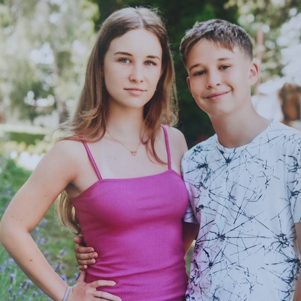 modelka s ID 0102U6EMIH p031