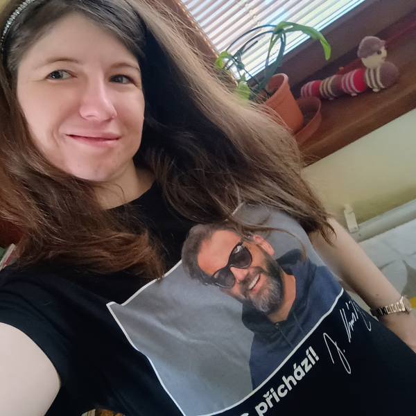 modelka s ID 0102U6FP2N p031