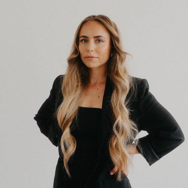 modelka s ID 0102U802KI p021