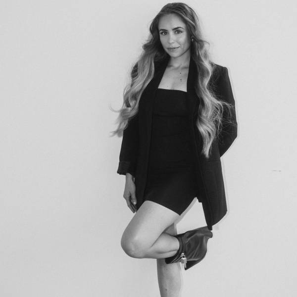 modelka s ID 0102U802KI p031