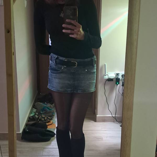 modelka s ID 0102UGT167 p031