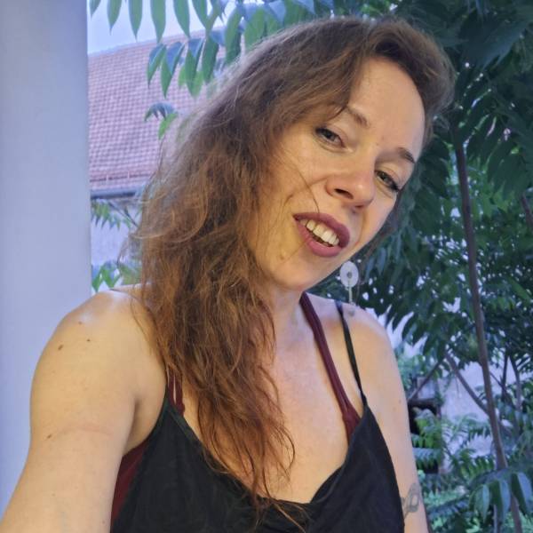 modelka s ID 0102UGYRN2 p021