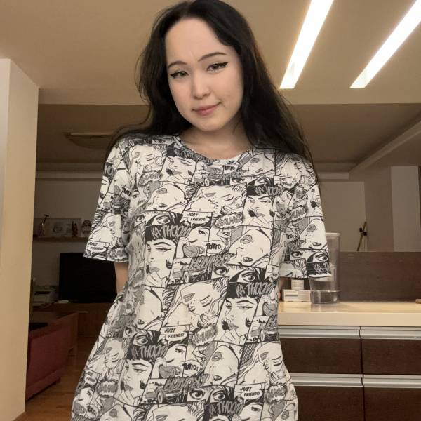 modelka s ID 0102UOQE6N p031