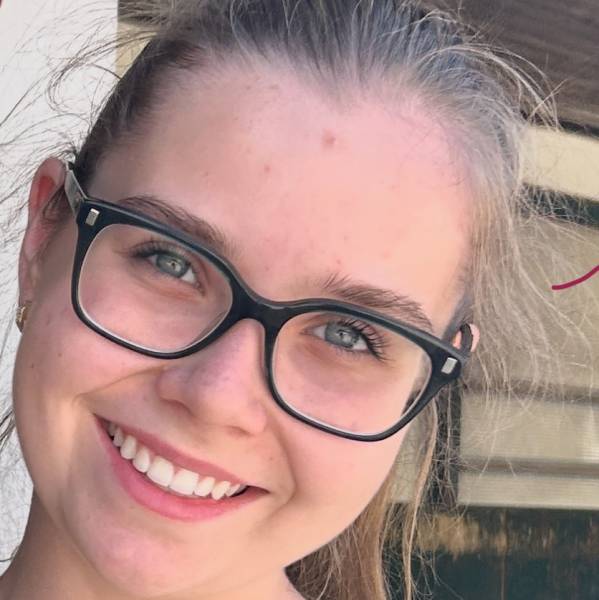 modelka s ID 0102URIJYL p021