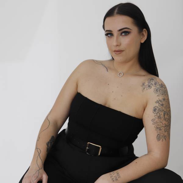 modelka s ID 0102UUW1UP p021