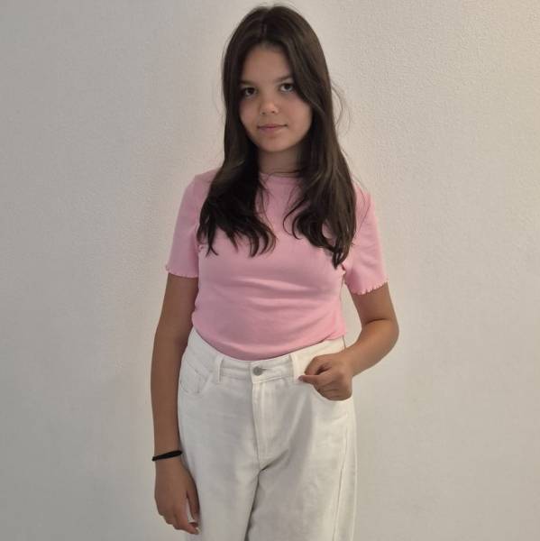 modelka s ID 0102UX4XPT p031