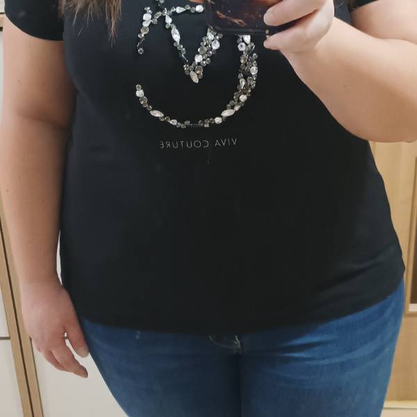 modelka s ID 0102UYE7LI p031