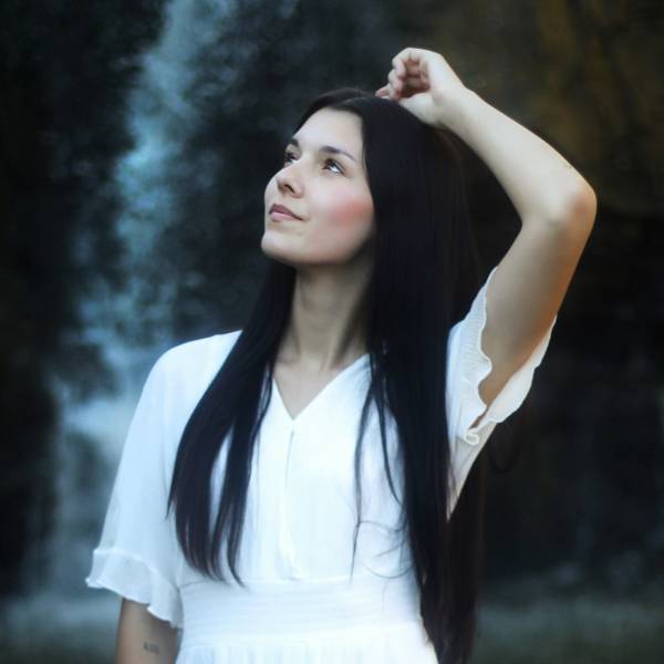 modelka s ID 0102V0QB1O p021