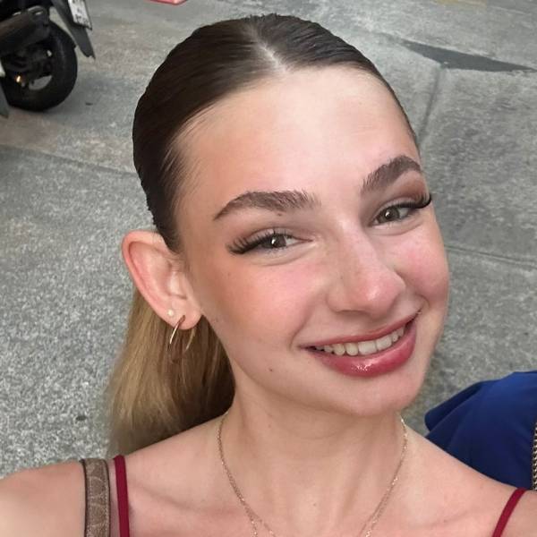 modelka s ID 0102V2VONO p021