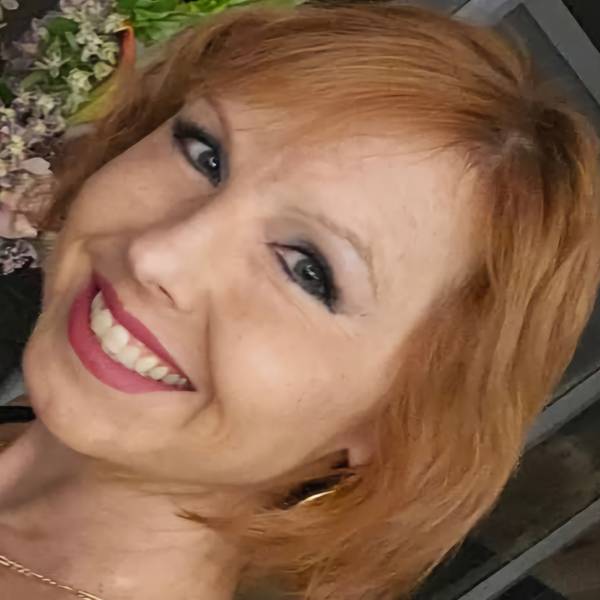 modelka s ID 0102V3HPQ2 p021