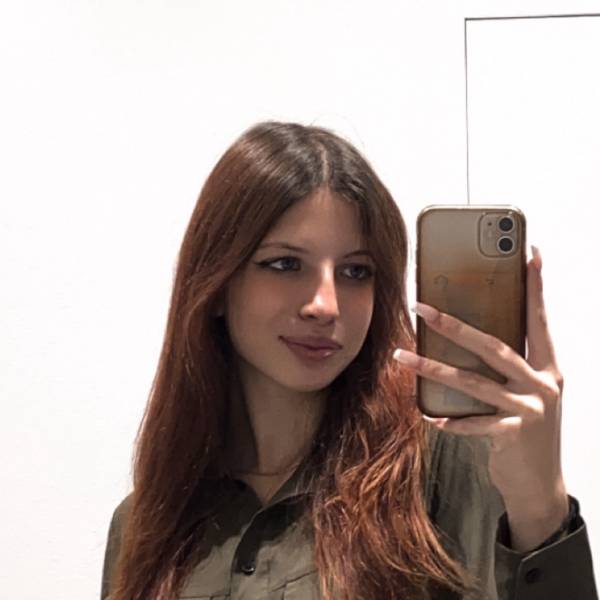 modelka s ID 0102V3MHZJ p021