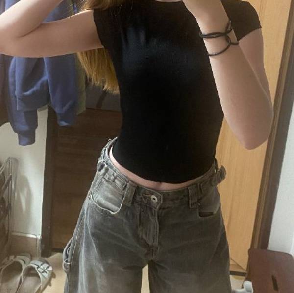 modelka s ID 0102V5J58B p031