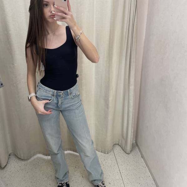 modelka s ID 0102V8T5VX p031