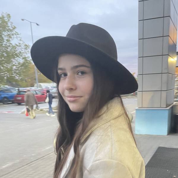 modelka s ID 0102VCELO4 p021