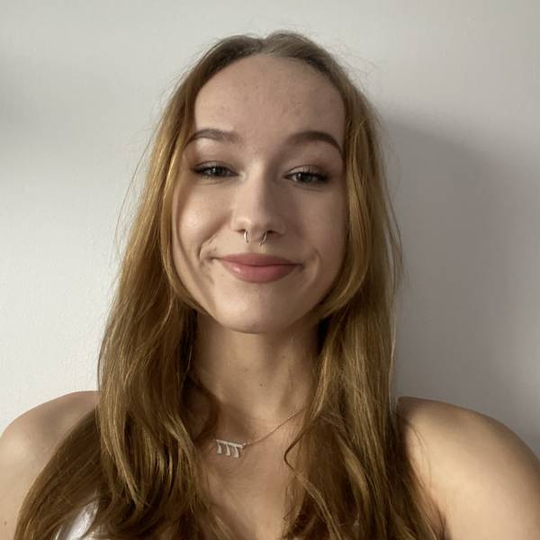 modelka s ID 0102VF2IU3 p021