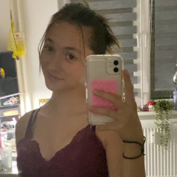 modelka s ID 0102VLGMC8 p021