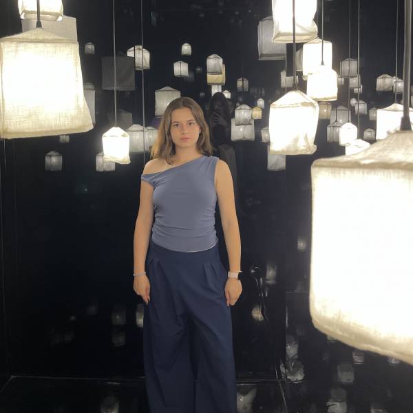 modelka s ID 0102VQA0IK p031