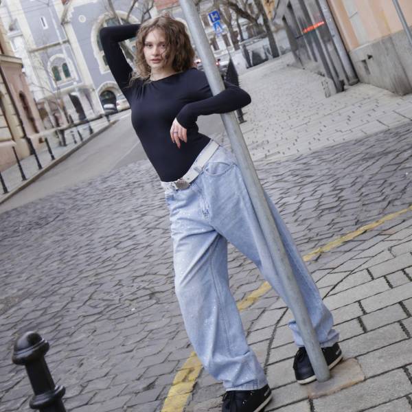 modelka s ID 0102VV3SFM p031