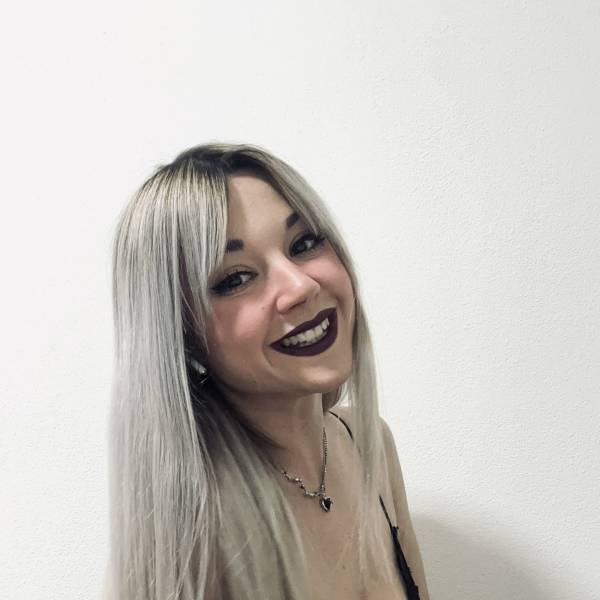 modelka s ID 0102VVBXL9 p021