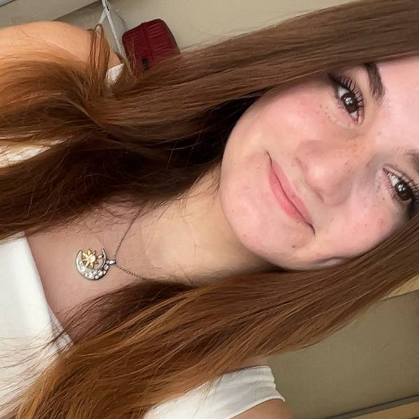 modelka s ID 0102W1Q8EE p021