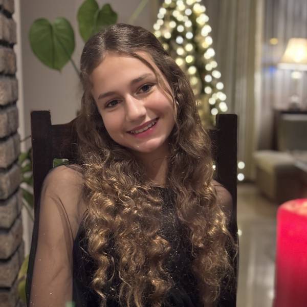 modelka s ID 0102W621U5 p021