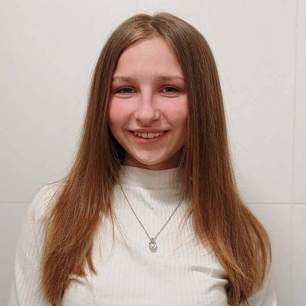 modelka s ID 0102W9UD6H p021