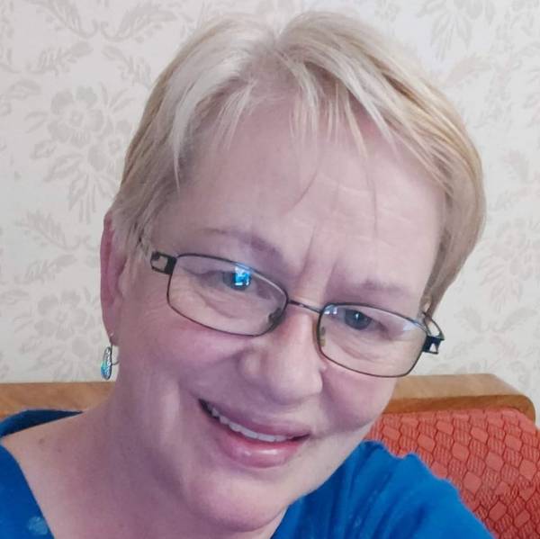 modelka s ID 0102W9UWCO p021