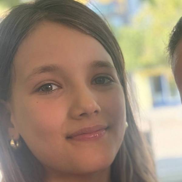 modelka s ID 0102WKZXVU p021