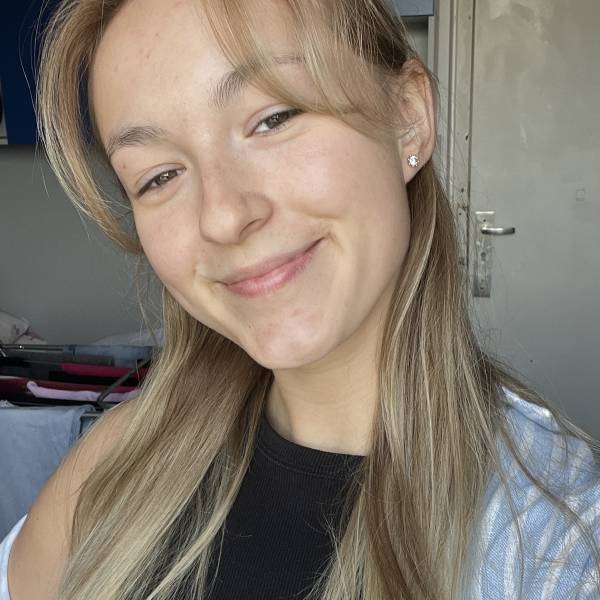 modelka s ID 0102WL6GQB p021