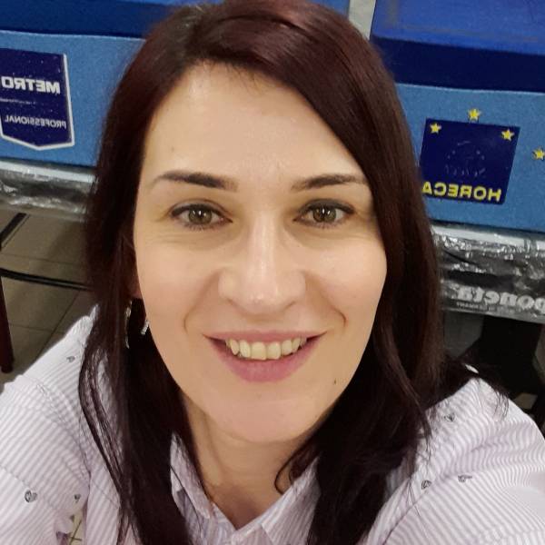 modelka s ID 0102WN8LGB p021