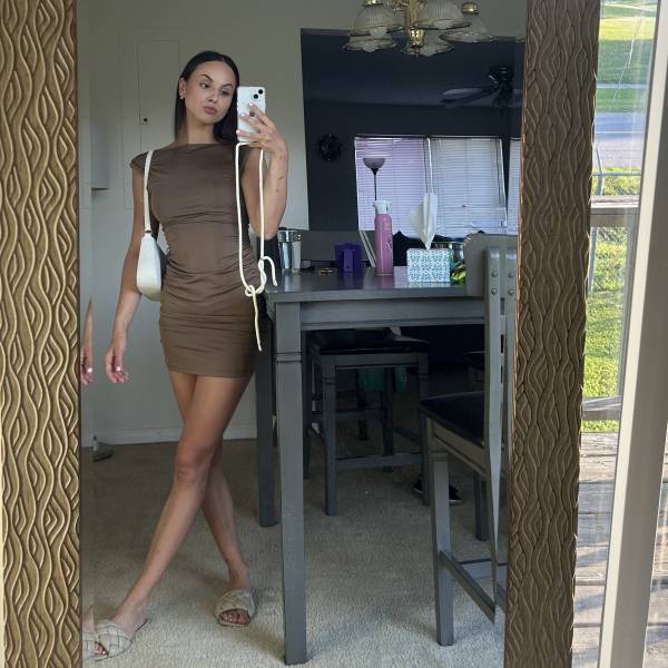 modelka s ID 0102WNWLGX p031