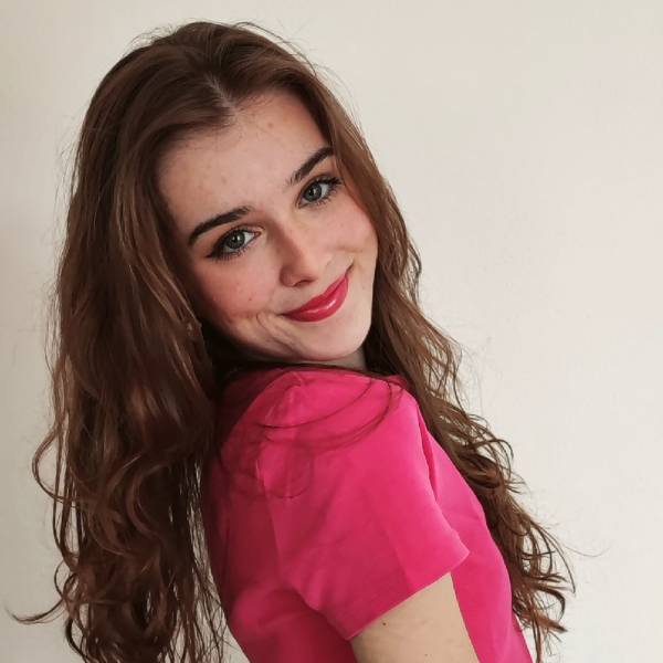 modelka s ID 0102WWXUZU p021