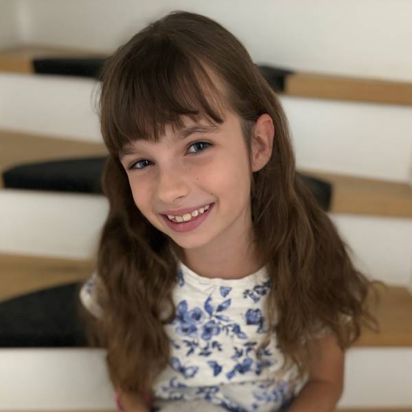 modelka s ID 0102WXBYIF p021