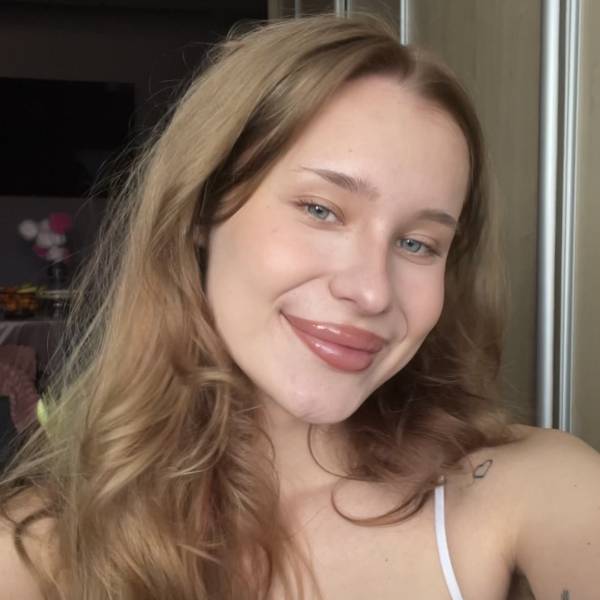 modelka s ID 0102WZ0QES p021