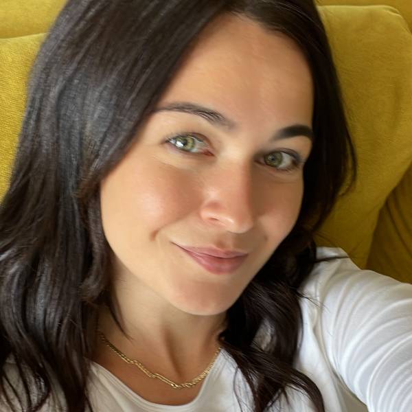 modelka s ID 0102X0ZHLT p021