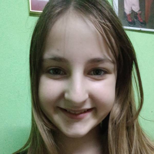 modelka s ID 0102X2K6NH p021