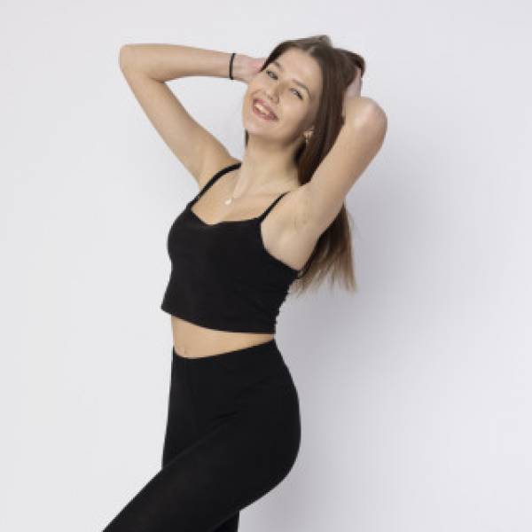 modelka s ID 0102X3B4RD p021