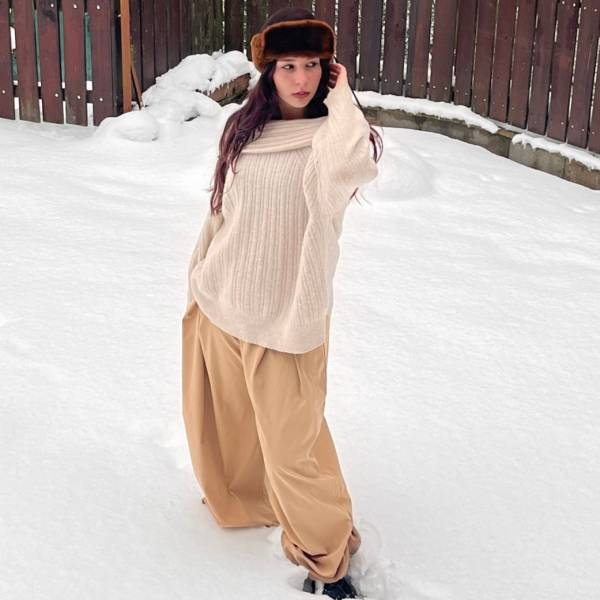 modelka s ID 0102X4UTRU p031