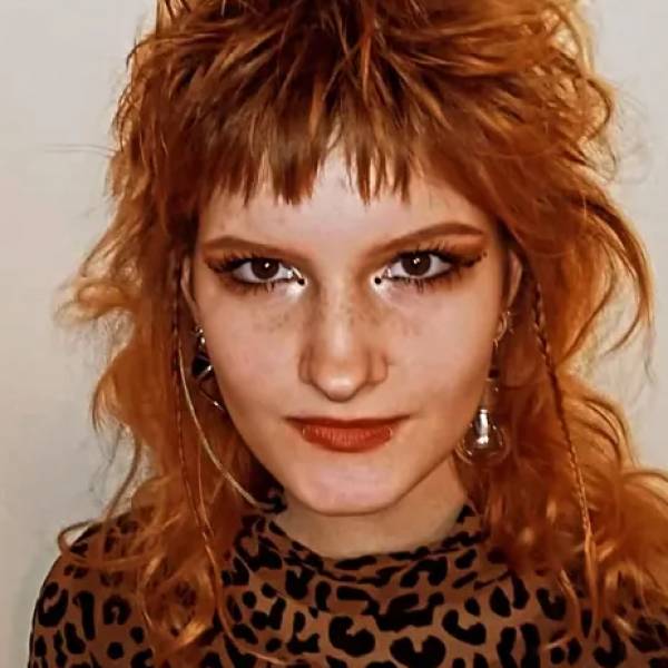 modelka s ID 0102X8NWY4 p021