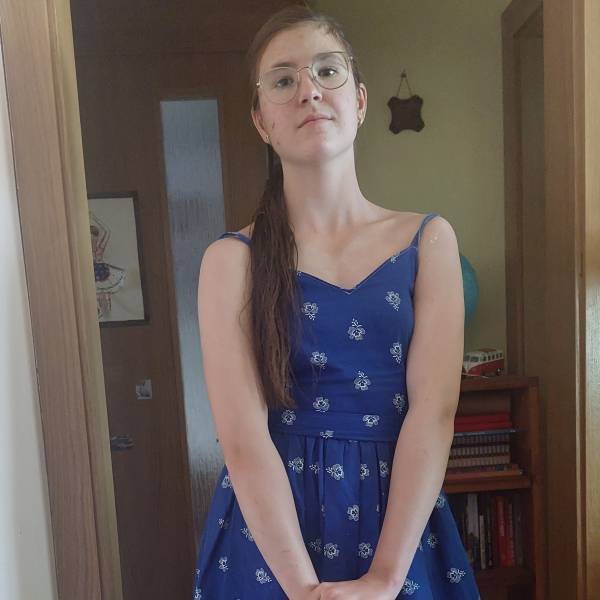 modelka s ID 0102XF75O3 p031