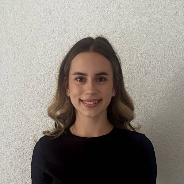 modelka s ID 0102XIZ0WS p021