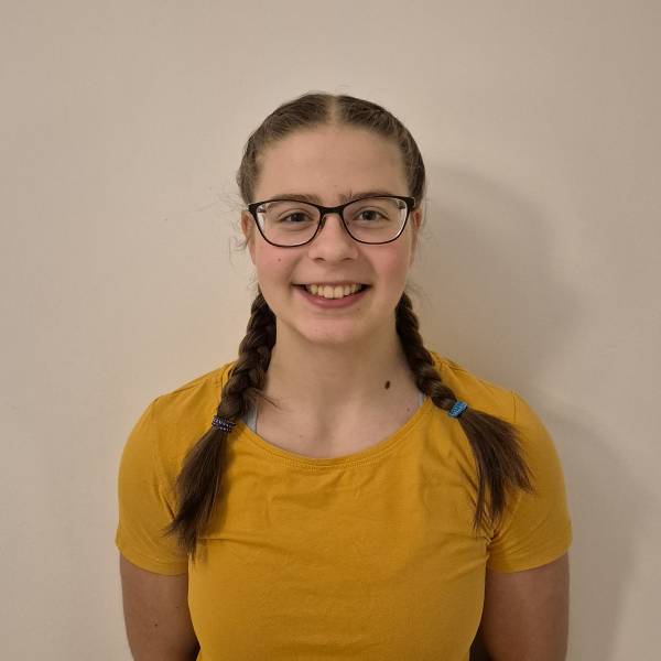 modelka s ID 0102XJ423H p021