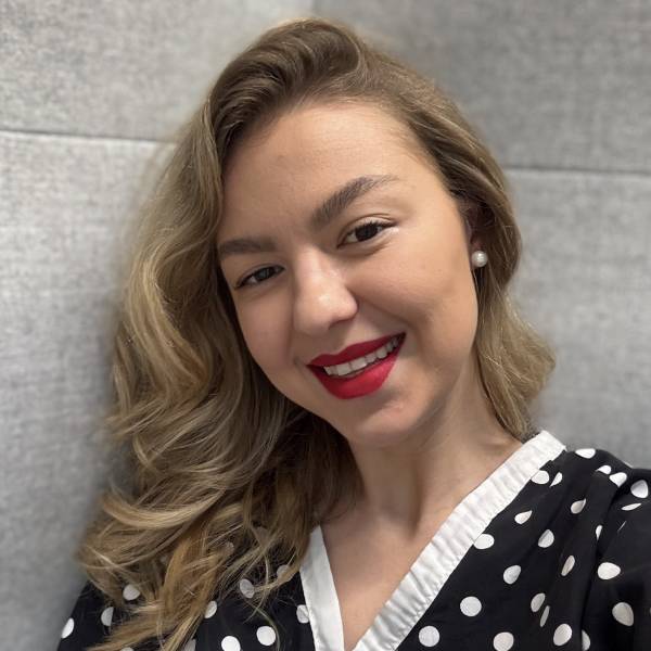 modelka s ID 0102XKGYGG p021