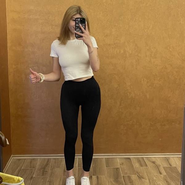 modelka s ID 0102XLGC2U p031