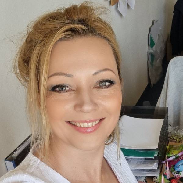 modelka s ID 0102XMQQ03 p021