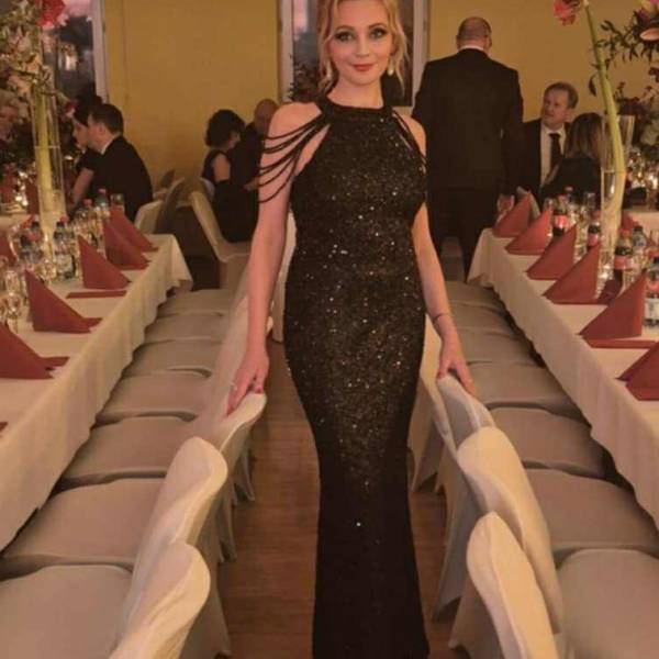 modelka s ID 0102XMQQ03 p031