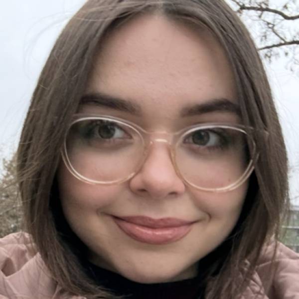 modelka s ID 0102XN4XBS p021